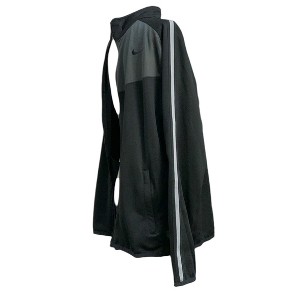 Nike lightweight full zip black and grey jacket with pockets - Picture 4 of 13